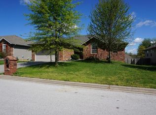 981 W Bates Dr, Nixa, MO 65714