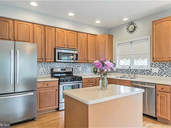 5th image of 3309 Broker Ln