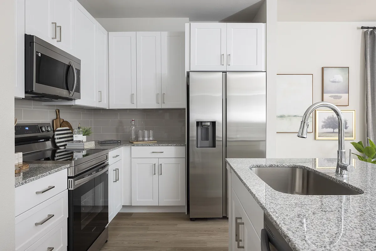Building Photo - Broadstone Garden Oaks