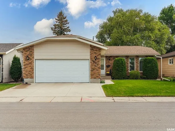 567 Delaronde ROAD, Saskatoon, SK S7J 4A7