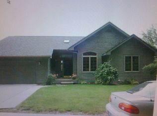 13308 Wenwood Dr, Fenton, MI 48430