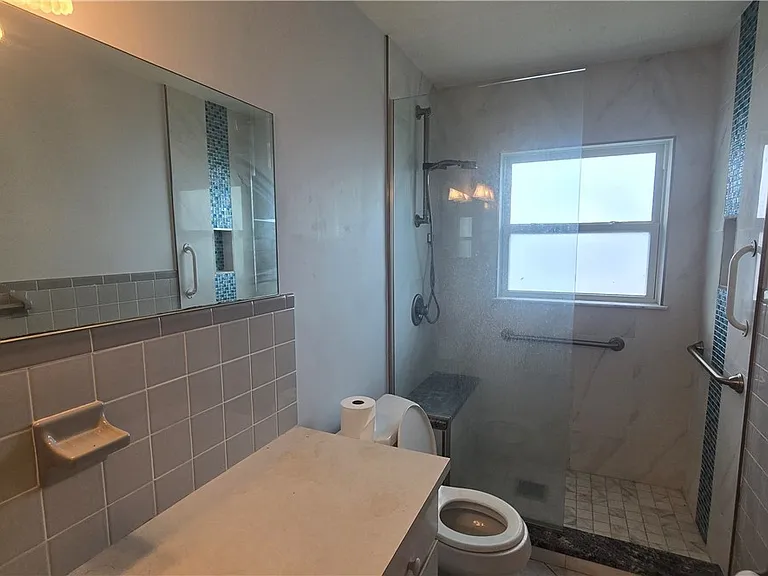18079 Constitution Cir — Photo 13