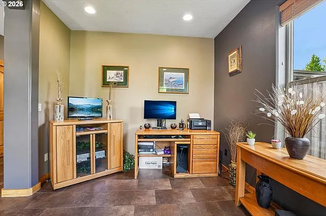286 SE Condor Dr — Photo 18