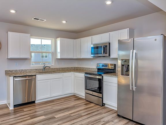 5th image of 228 Coldwater Creek Ct
