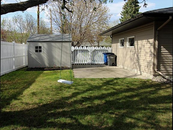 4th image of 1315 24th Ave S