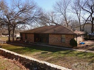 318 Alameda Rd, Azle, TX 76020