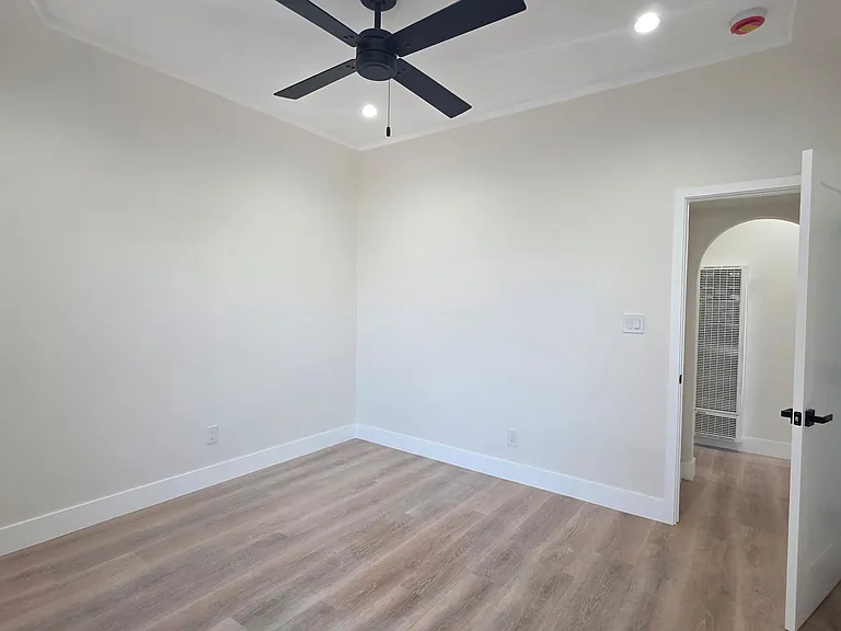 5706 S Figueroa St #5706 — Photo 11