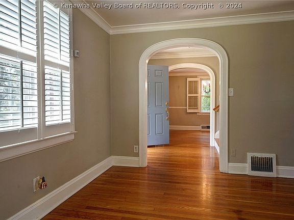 3rd image of 4112 Staunton Ave SE