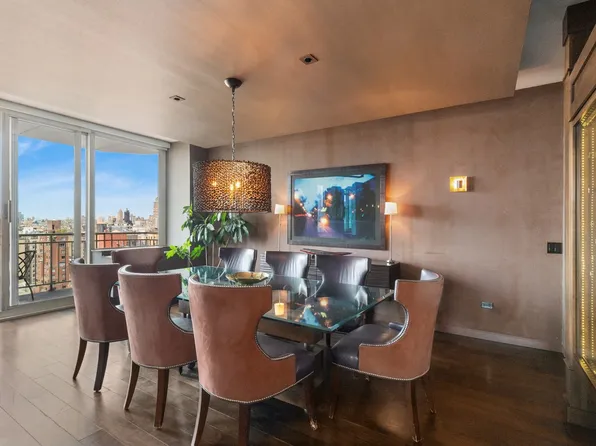 201 East 80th Street image 4 of 16