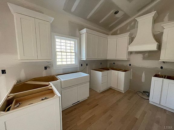 5th image of 214 Alta Ln