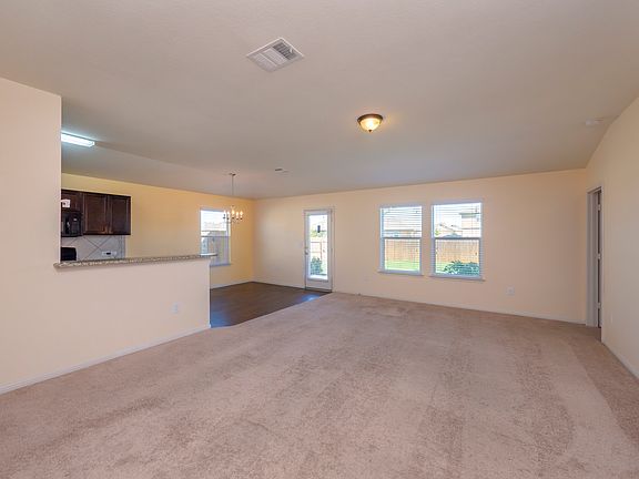 3rd image of 319 Foxglove Dr