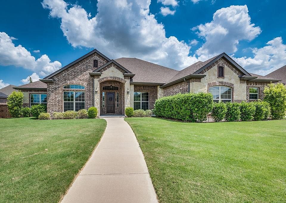1st image of 125 Claremont Dr