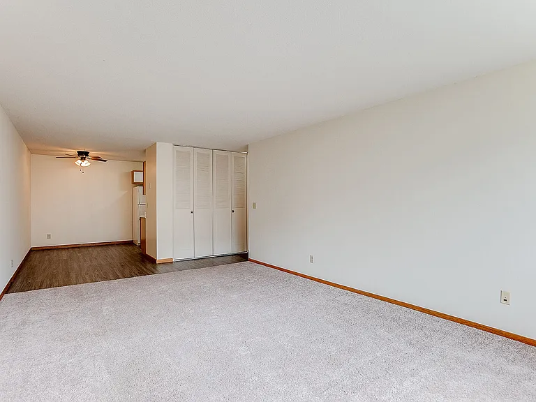 2435 Pillsbury Ave. S. — Photo 10