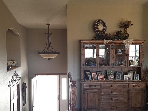 Front entry to kitchen