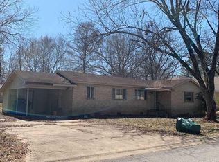 1927 Weems St, Conway, AR 72034