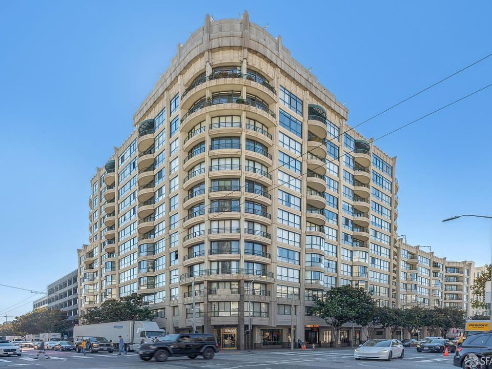 1st image of 300 3rd St APT 1215