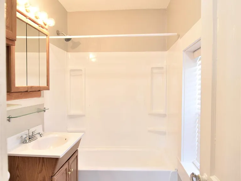 2026 Erie St #5 — Photo 7