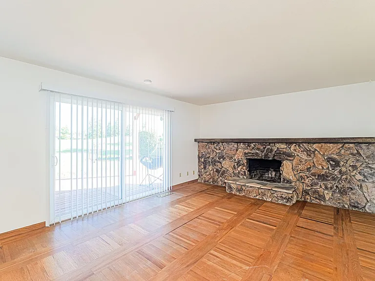 4987 Fern Pl — Photo 2