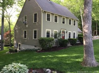 1 Old Dobbin Ln, Ivoryton, CT 06442