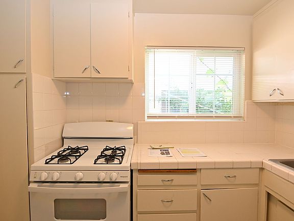 5th image of 3191 Impala Dr APT 2