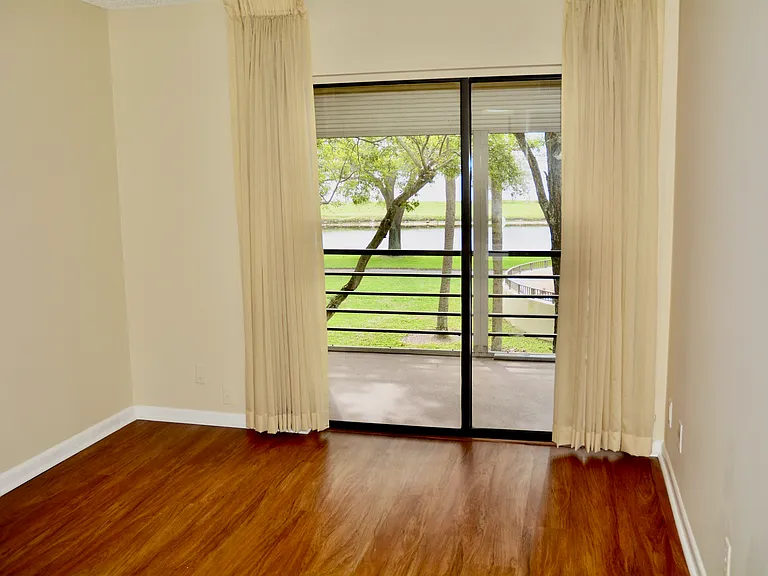 2320 S Cypress Bend Dr #202 — Photo 4