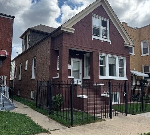 2nd image of 2841 N Melvina Ave