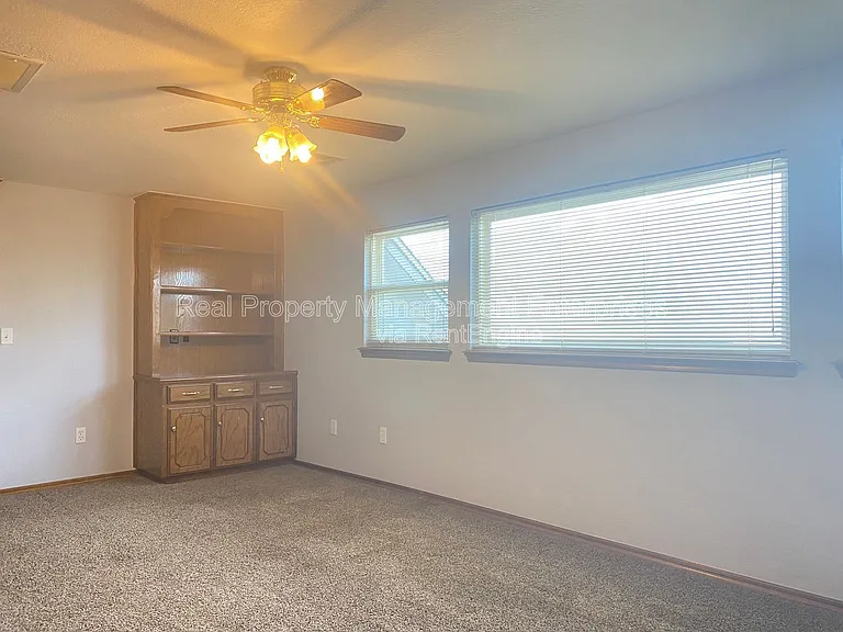 1304 SE 3rd St — Photo 13