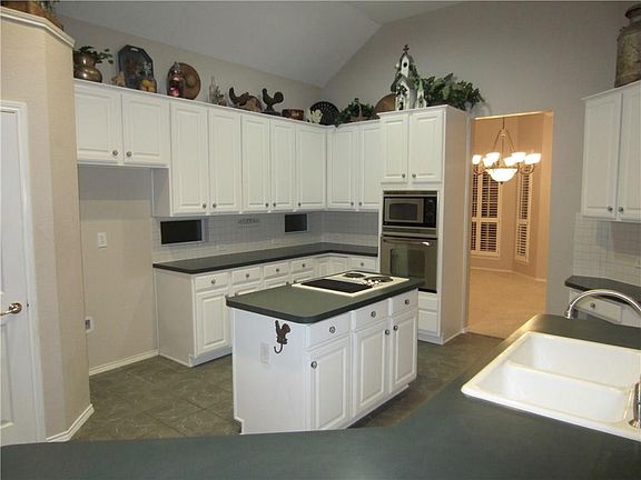 5th image of 2440 Hopkins Dr