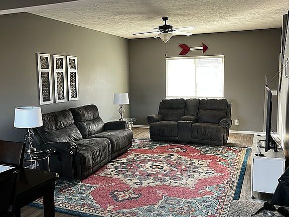 3rd image of 6814 Mimosa Ln