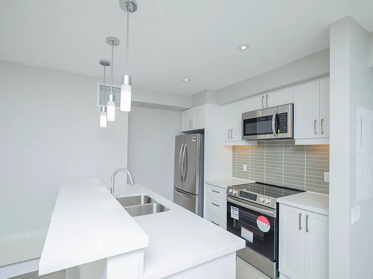 806 Kennedy Rd — Photo 3