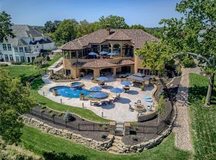 6521 Ridge Rd, Parkville, MO 64152