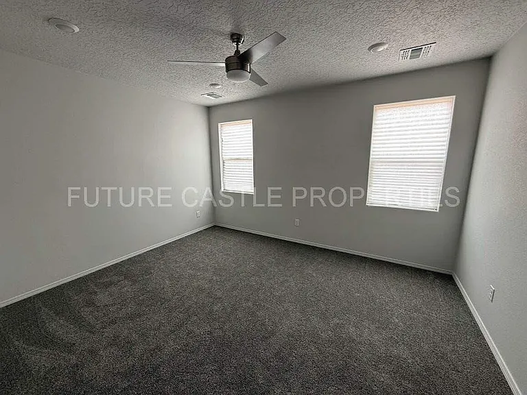 1460 Vista Grande Loop NE — Photo 3
