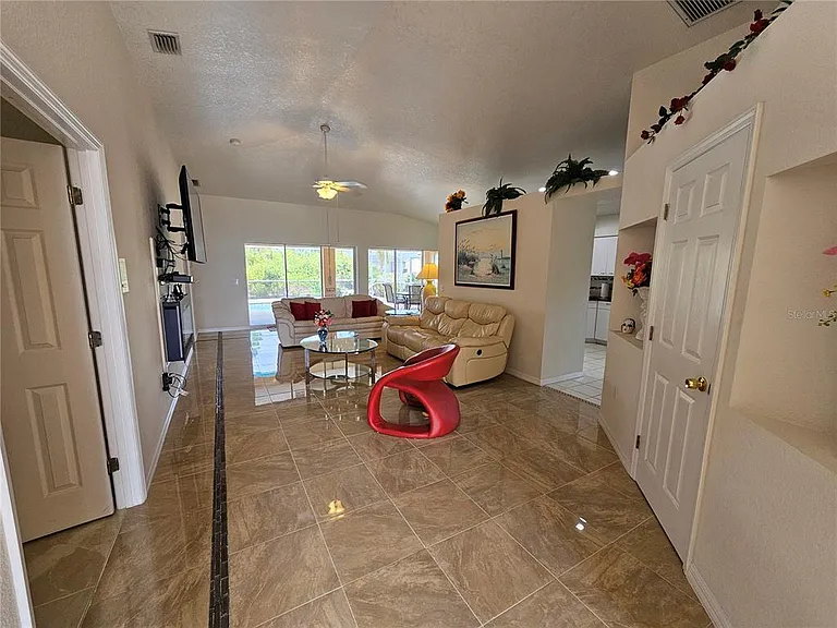 114 Albatross Rd — Photo 3