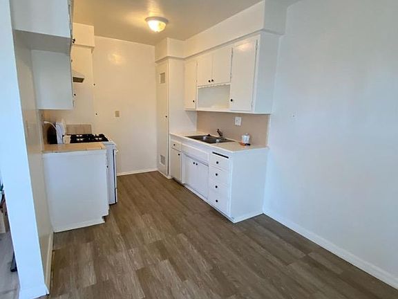 2nd image of 1639 E Kingsley Ave #9