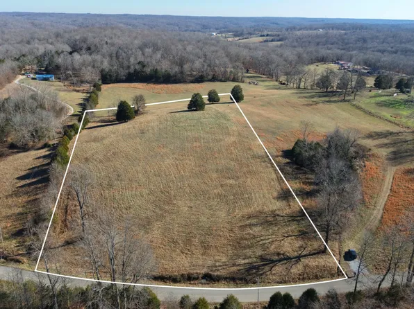 1 W Dry Hollow Rd, Dickson, TN 37055