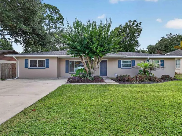 27638 Lisa Dr, Tavares, FL 32778