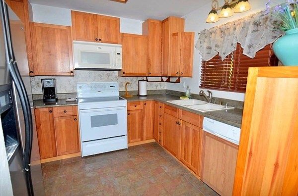 2nd image of 76-6126 Royal Poinciana Way