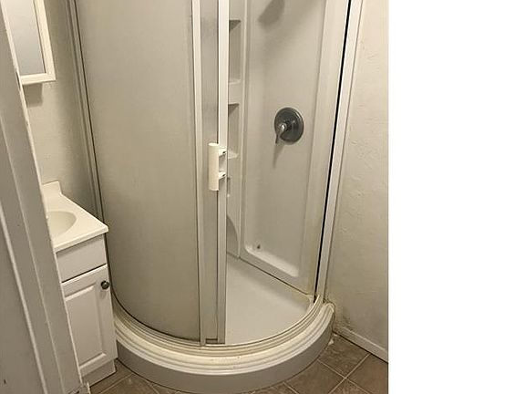 5th image of 603 18th St APT C