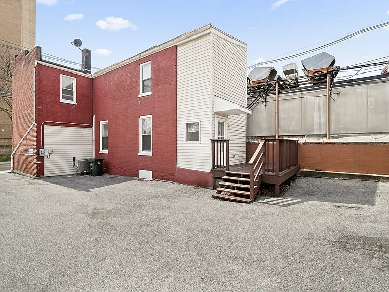 22 W Baltimore St — Photo 7