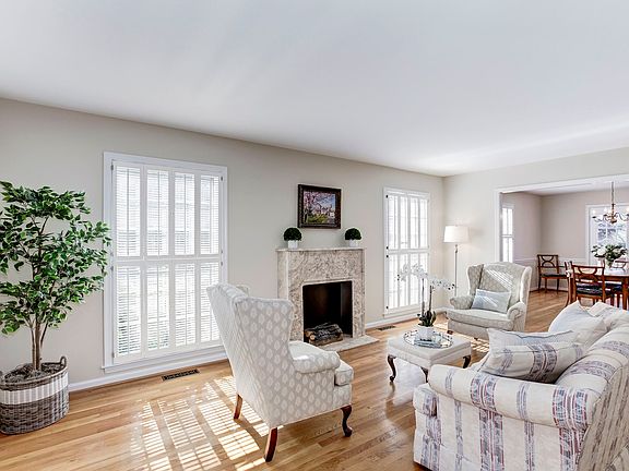 5th image of 8104 E Gainsborough Ct