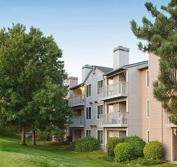 The Lexington Apartments — Photo 4