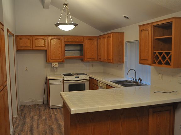 kitchen & dining room