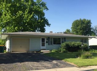 925 Susan Ct, Dekalb, IL 60115