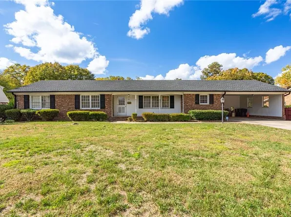 314 Shadowbrook Dr, Burlington, NC 27215