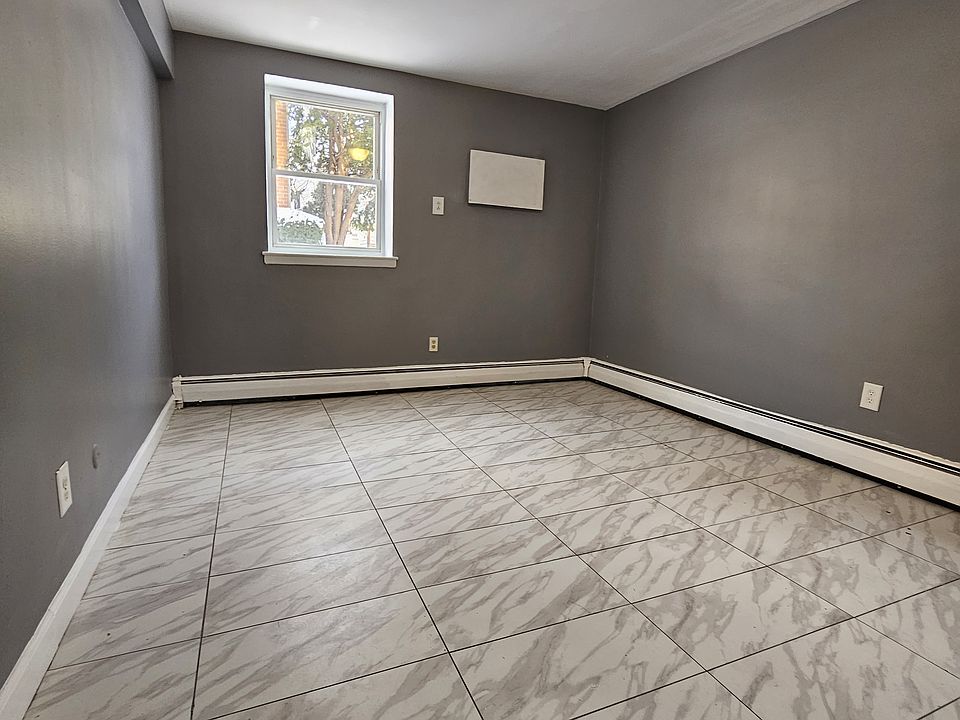 1st image of 112 Lincoln Ave #24