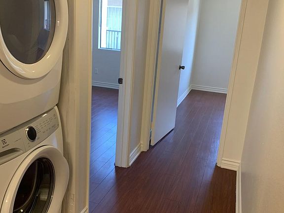 4th image of 900 E Lomita Ave #204