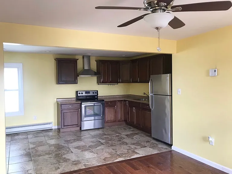 113 Washington St #2 — Photo 2