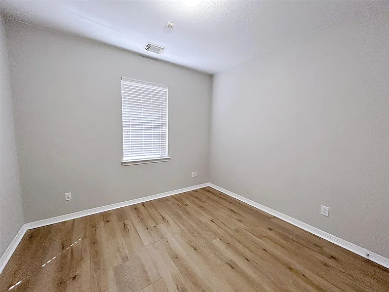 5523 Baby Blue Ln — Photo 38