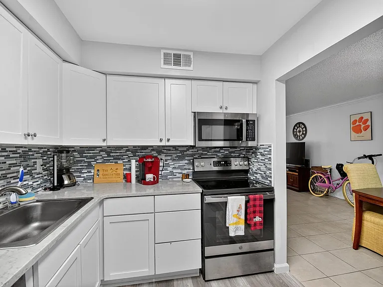 9810 Pineapple Tree Dr #103 — Photo 14