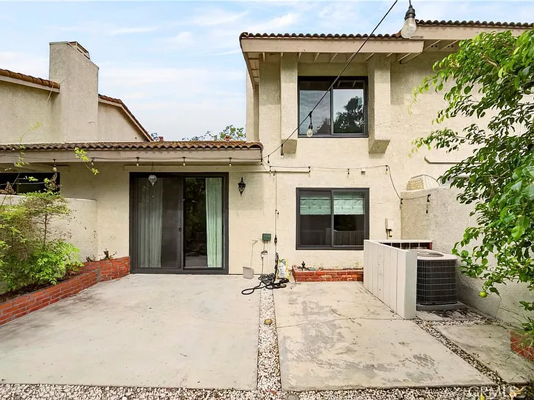 1034 Creekside Dr — Photo 31